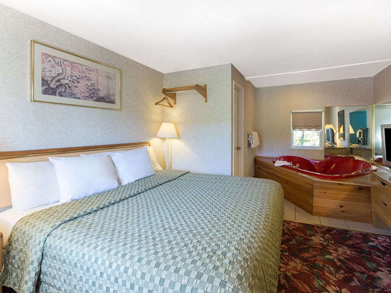 1 Double Bed Non-Smoking Suite Room